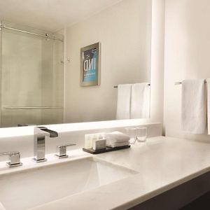 Corner Suite